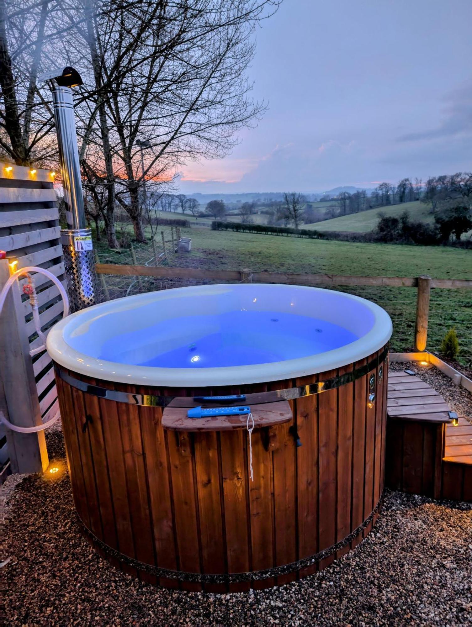 Caplor Glamping & Lodges Hereford Exterior foto